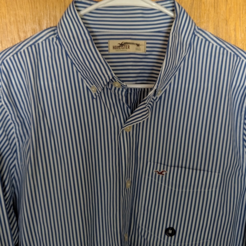 Hollister Striped Button Down New W/Out Tags - Picture 3 of 3